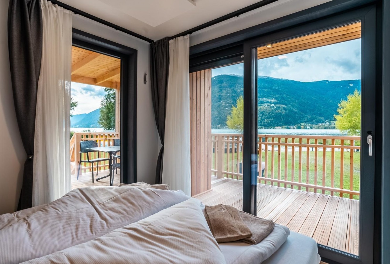 Euro Parcs Ossiacher See - widok z okna sypialni.jpg