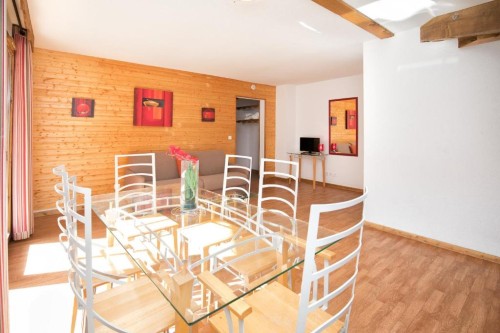 apartament 6-osobowy w rezydencji Le Hameau des Eaux d'Orelle w Orelle