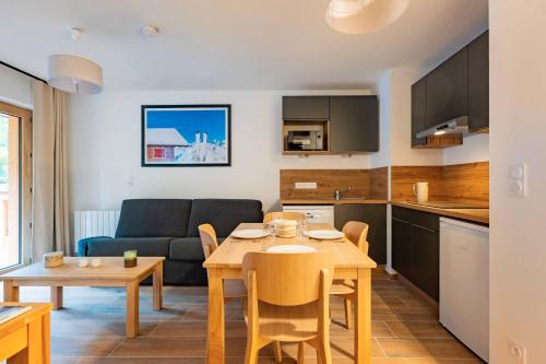 Apartament 4-osobowy salon #2.jpg