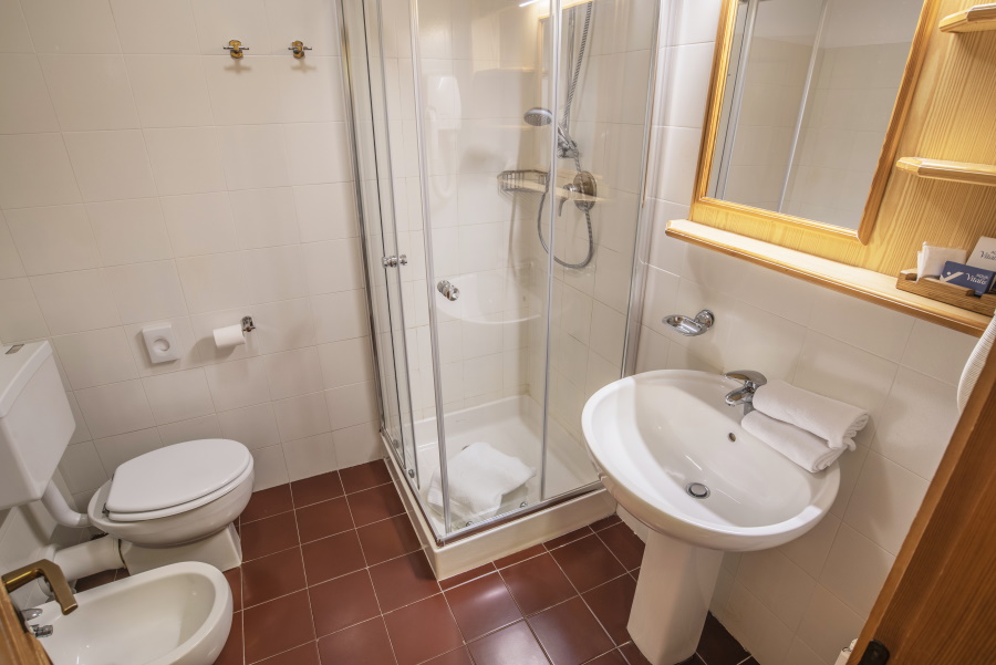 Apartament 5-osobowy - łazienka.jpg