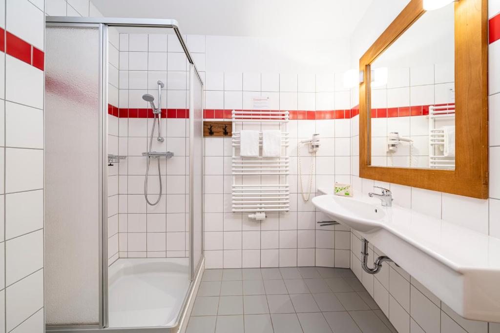 Apartament 4-osobowy Łazienka.jpg