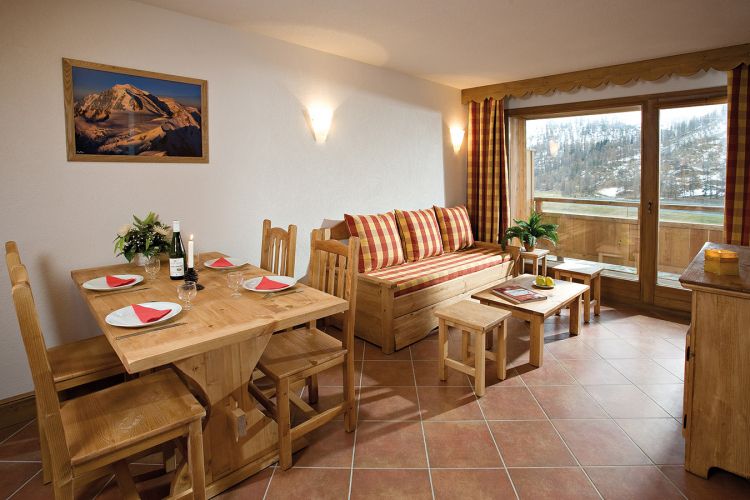 apartament 8-osobowy w rezydencji Le Hameau des Airelles w Montgenevre