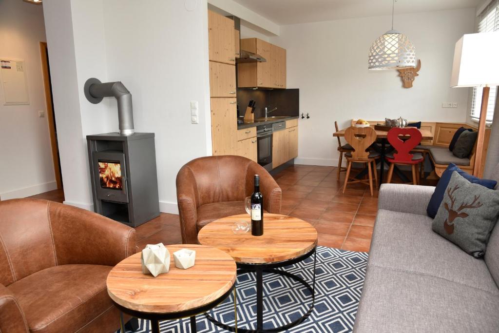 Apartament 4-osobowy Salon z Sofą do spania.jpg
